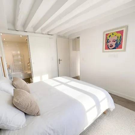 Heart Marais Bright 1br By Melvane *